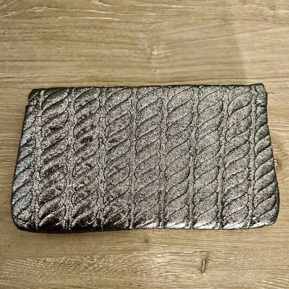 Black and silver metallic clutch or shoulder bag - Picture 2 of 4